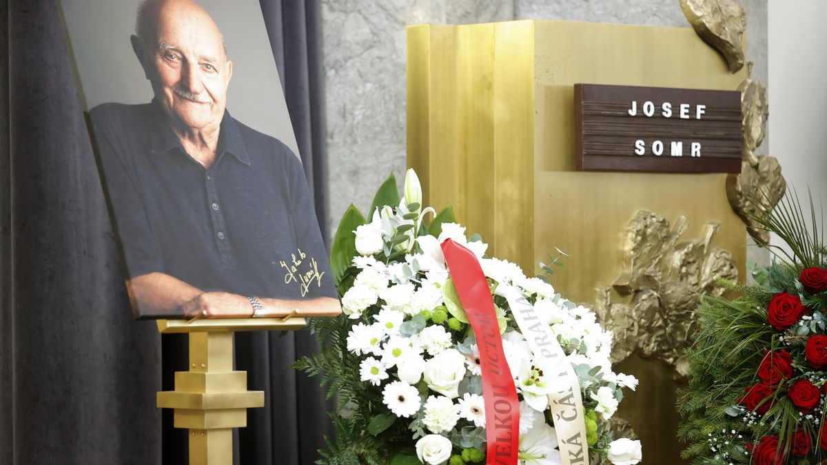OBRAZEM: Pohřeb Josefa Somra
